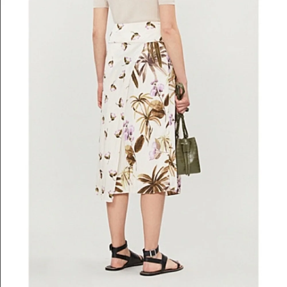 Vince Tropical Garden‎ Satin Skirt in Pale Alder Size 10